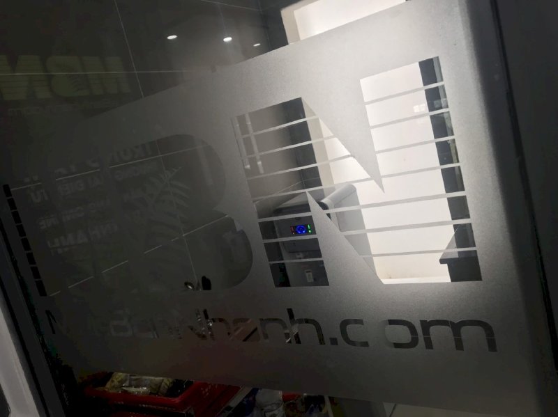In decal công ty MBN - Sàn thương mại điện tử mua bán hàng online