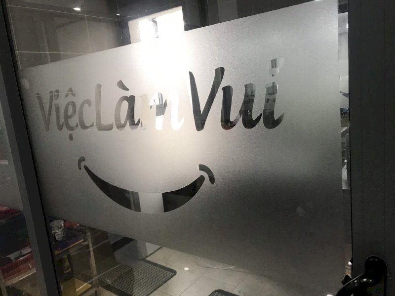 In decal trogn dán kính logo doanh nghiệp - Logo Chuyên trang tuyển dụng & đào tạo Việc Làm Vui