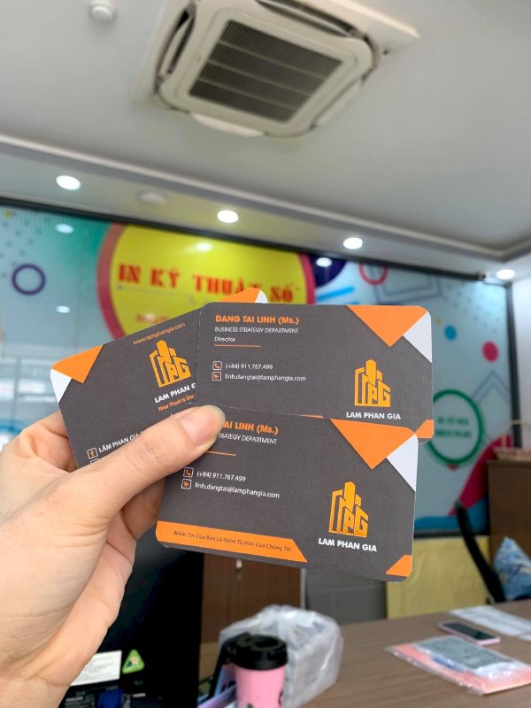 Name card dòng cao cấp, giấy mỹ thuật, ép kim sang trọng, bo tròn 4 góc tinh tế