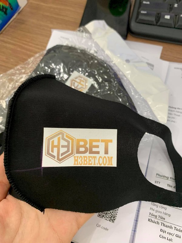 Báo giá in decal ép nhiệt sticker ép lên khẩu trang, nhận in mọi số lượng, hàng trong ngày - Ảnh: 2