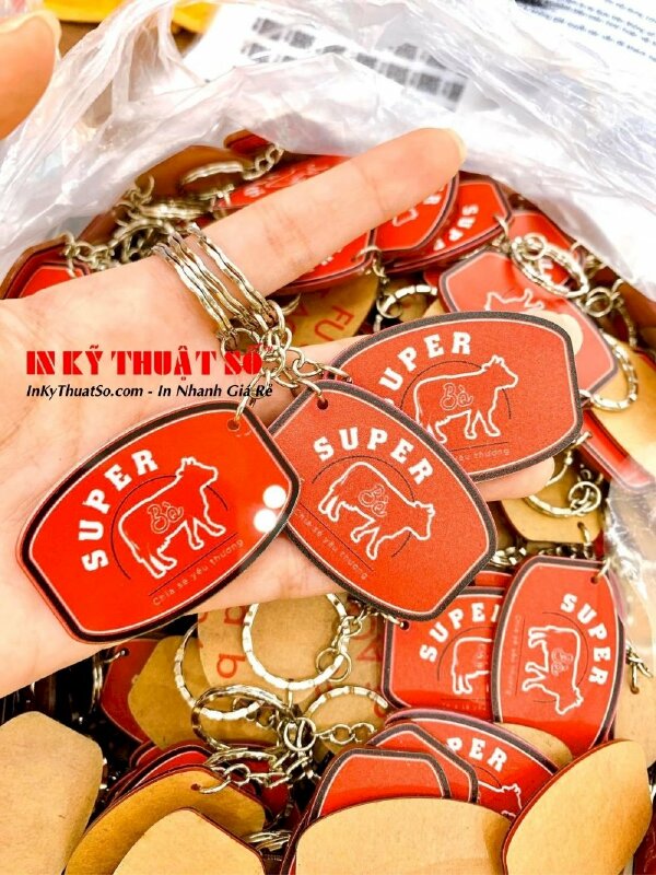 In keyring, móc khóa hình linh vật doanh nghiệp