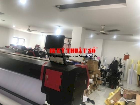 Dàn máy in bạt hiflex khổ lớn tại trung tâm in ấn của In Kỹ Thuật Số Since 2006
