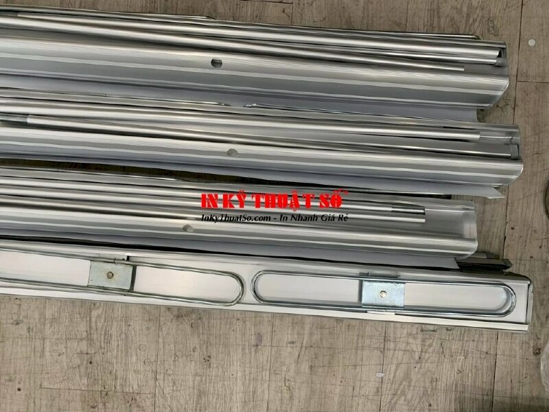 In ấn và lắp banner cuốn nhôm cao cấp khổ lớn, thay đổi chiều cao rollup banner - Ảnh: 3