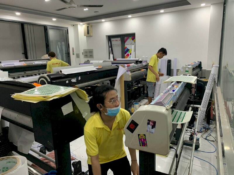 Phòng gia công bế tem nhãn decal tại In Kỹ Thuật Số Since 2006