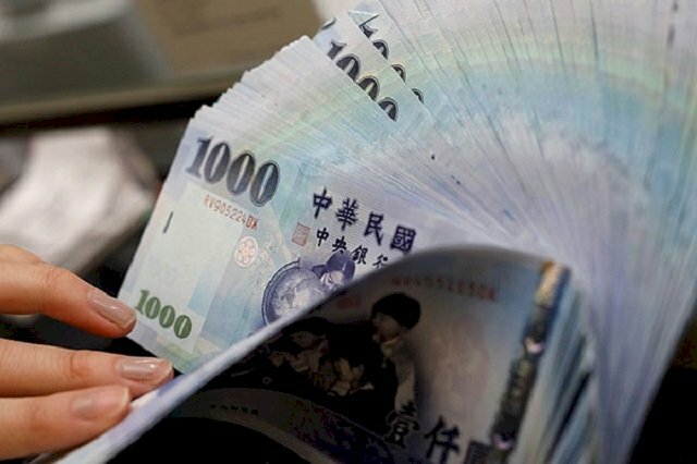 Tiền Đài Loan: Được sản xuất từ những công nghệ tiên tiến và được thiết kế độc đáo, tiền Đài Loan đã trở thành một trong những biểu tượng văn hóa quan trọng của đất nước này. Hãy xem qua ảnh những tờ tiền này để cảm nhận sự độc đáo và quý giá của chúng.