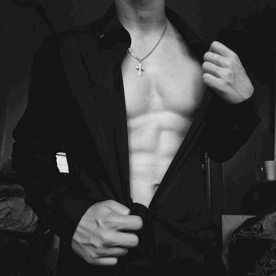 Ảnh body nam đẹp giấu mặt cute