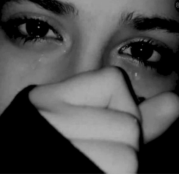 Bộ ảnh buồn khóc cô đơn làm avatar Zalo ảnh bìa Facebook  FaceZalocom