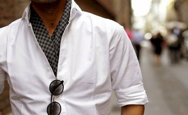 Quý ông sơ mi trắng vô cùng thời trang, lịch lãm