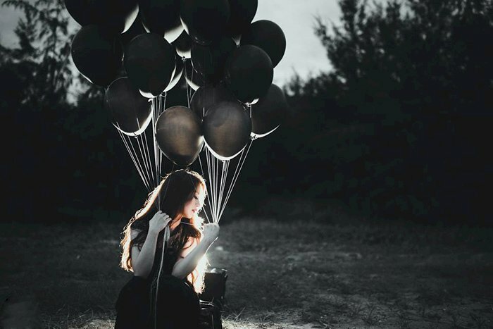 Ảnh đại diện chất cho nữ gam màu trắng đen