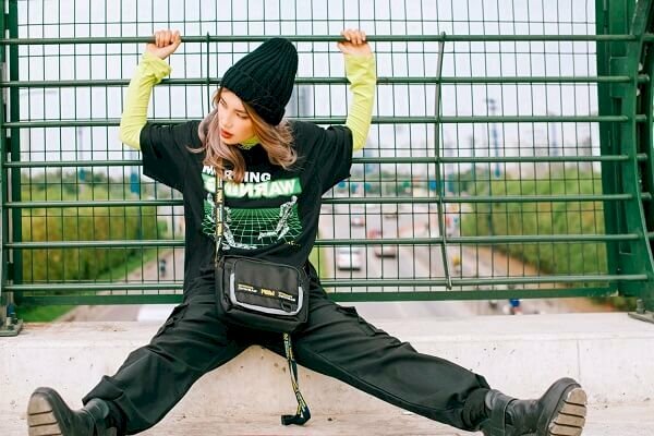 Ảnh đại diện ngầu cho nữ với phong cách hip hop