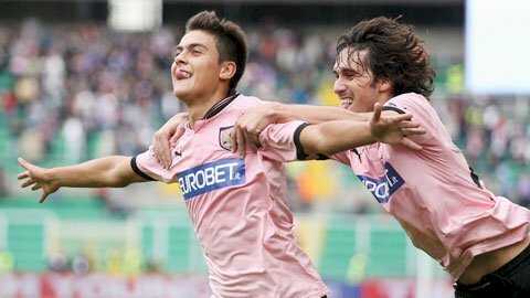 Ảnh Dybala 4K cùng đồng đội ăn mừng chiến thắng khi ở CLB Palermo