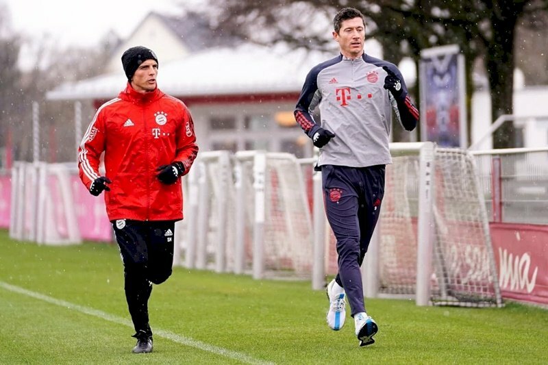 Ảnh Lewandowski 4K luyện tập thể lực