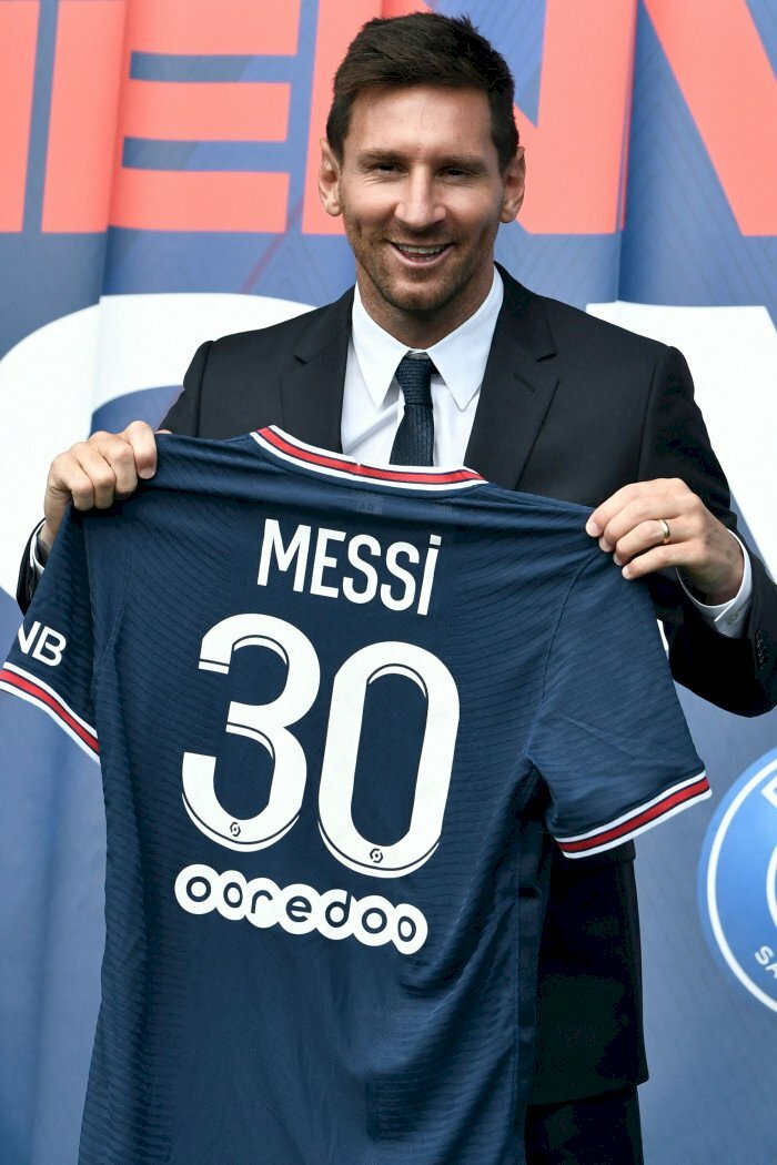 Với chất lượng 4K, bức ảnh Messi này sẽ khiến người xem có cảm giác như đang đứng trên sân cỏ. Bạn có thể dùng nó làm hình nền cho máy tính của mình để luôn nhớ đến tài năng của ngôi sao bóng đá này và những kỷ lục anh ta đã thiết lập.