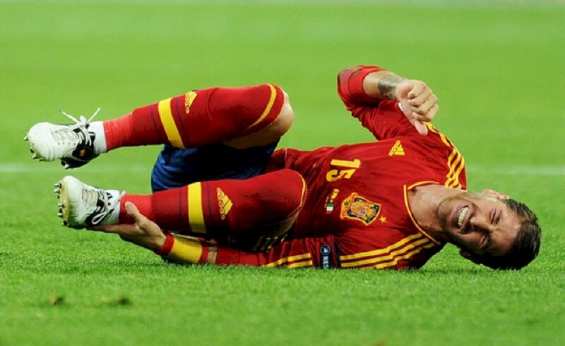 Ảnh Ramos 4K đau đớn vì chấn thương