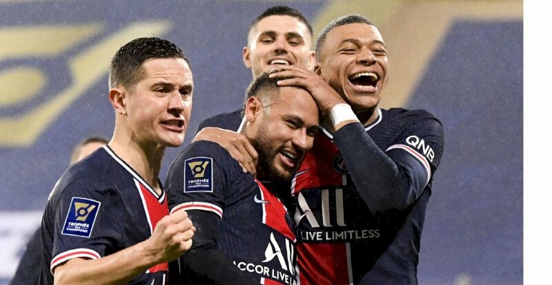 Ảnh 4k Neymar ăn mừng bàn thắng cùng với Kylian Mbappé và Ander Herrera trong màu áo PSG