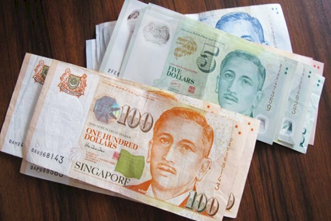 Tiền Singapore luôn là một trong những loại tiền được đánh giá cao trên thế giới về tính ổn định và giá trị. Xem hình ảnh này để được chiêm ngưỡng sự đẳng cấp và sang trọng của loại tiền này.