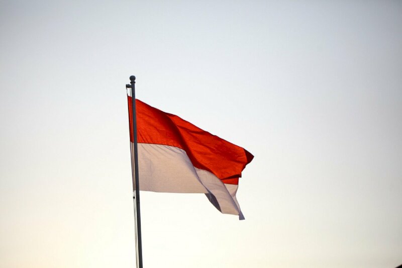 Hình ảnh lá cờ Indonesia tung bay đẹp dùng làm avatar, hình nền