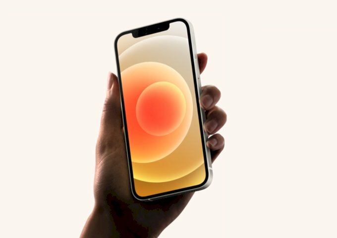 Ảnh tay cầm điện thoại dùng làm mockup đẹp