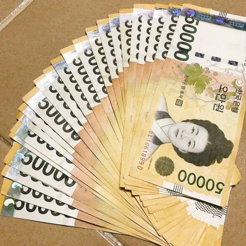 Tiền Hàn Quốc là một trong những loại tiền đẹp nhất thế giới, được thiết kế rất tinh xảo và độc đáo. Hình ảnh tiền Hàn Quốc sẽ khiến bạn phải trầm trồ với vẻ đẹp lôi cuốn của chúng.