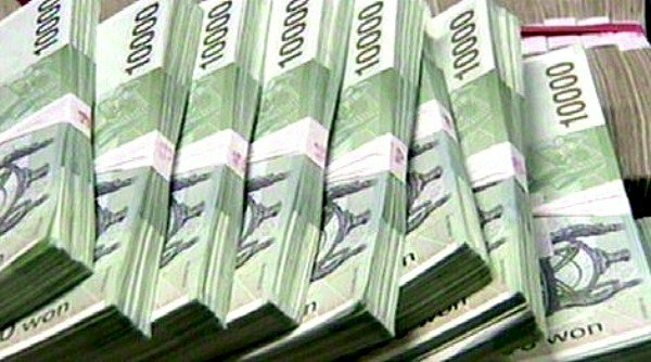 Hình ảnh xấp tiền Hàn Quốc 10000 won