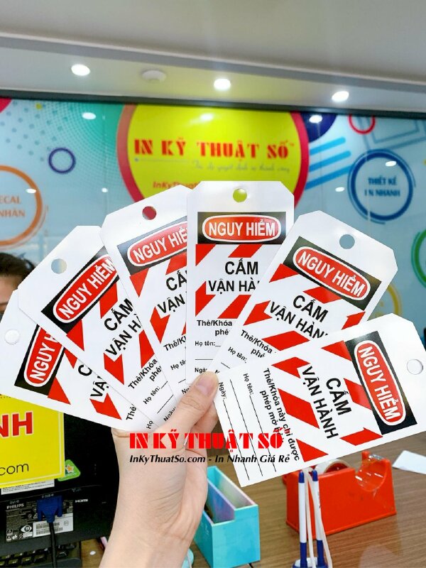 In thẻ cảnh báo cấm vận hành, tag out - lock out, khóa LOTO, thẻ cách ly, Danger an toàn nhựa dẻo mỏng - Ảnh: 1