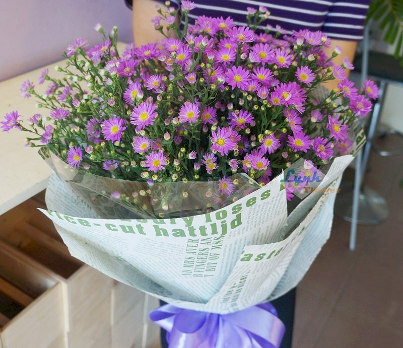 Ảnh bó hoa thạch thảo tím mộc mạc