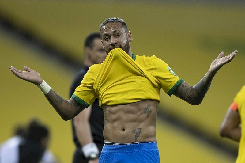 Ảnh 4k Neymar tiếc nuối vì bỏ lỡ bàn thắng trong màu áo đội tuyển quốc gia Brazil