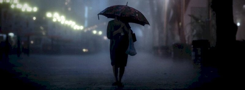 Ảnh bìa buồn cô đơn giữa đường phố cho facebook