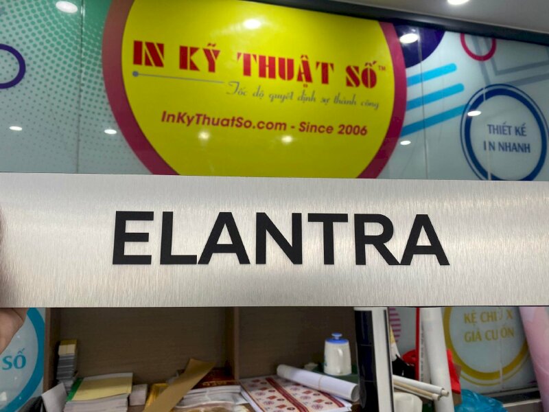 Biển inox trắng ăn mòn - biển dòng xe ô tô tại showroom, salon xe hơi - In Kỹ Thuật Số Since 2006 - Ảnh: 4