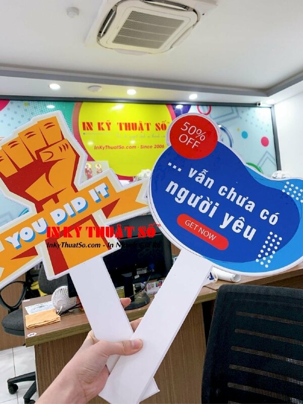 In hashtag cầm tay ... vẫn chưa có người yêu - In Kỹ Thuật Số Since 2006 - Ảnh: 1