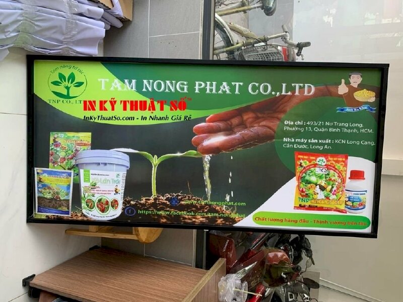 In Banner trang trí cửa hàng phân bón - đóng khung sắt đen - In Kỹ Thuật Số Since 2006 - Ảnh: 2