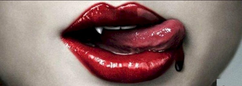 Ảnh bìa facebook đôi môi đỏ sexy nghệ thuật