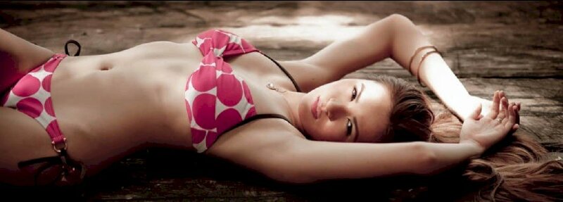 Ảnh bìa facebook sexy bikini nghệ thuật