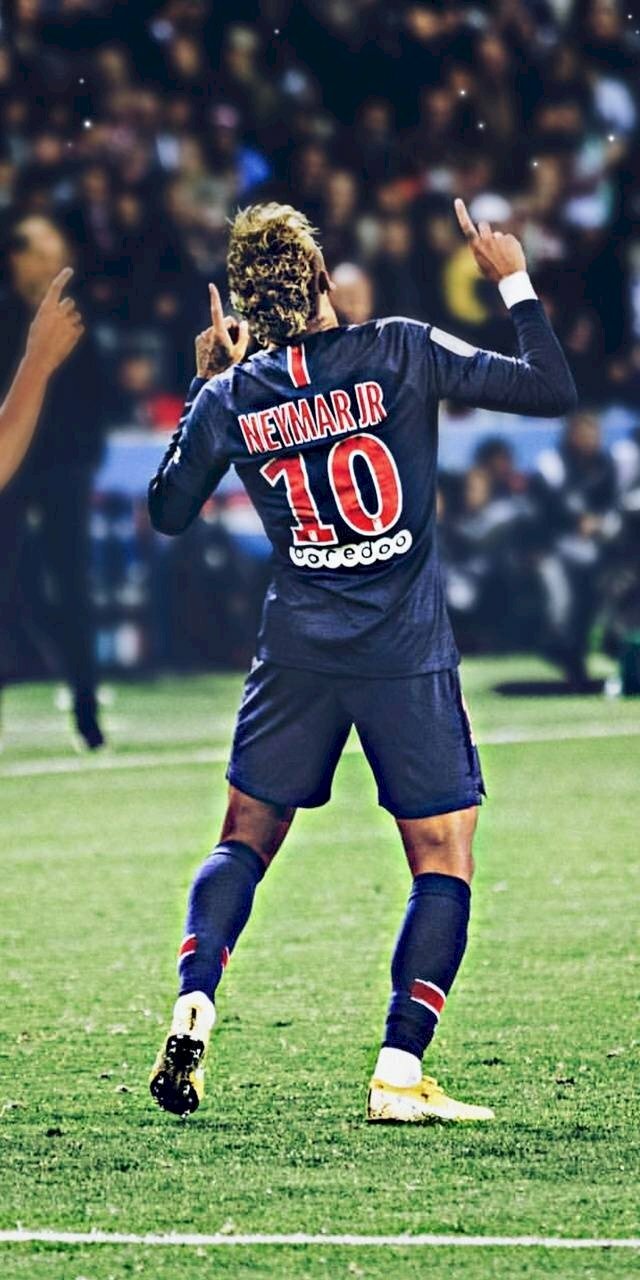 Tận hưởng hình nền Neymar chất lượng cao đầy màu sắc và phong phú về nội dung - tạo cảm giác khái quát về cuộc đời và sự nghiệp của một cầu thủ vĩ đại. Hãy ngắm nhìn anh ta trong từng trận đấu, cảm nhận vẻ đẹp và sức mạnh của một người được trời phú tặng tài năng bóng đá.