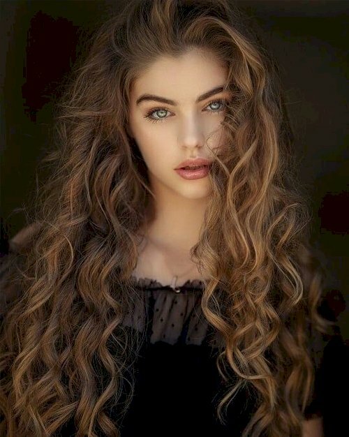Cơ hội để chiêm ngưỡng vẻ đẹp hoàn hảo của ảnh gái xinh với mái tóc dài thướt tha. Sự kết hợp hoàn hảo giữa tóc và ánh sáng khiến bức ảnh trở nên hoàn hảo và tuyệt vời hơn bao giờ hết.
