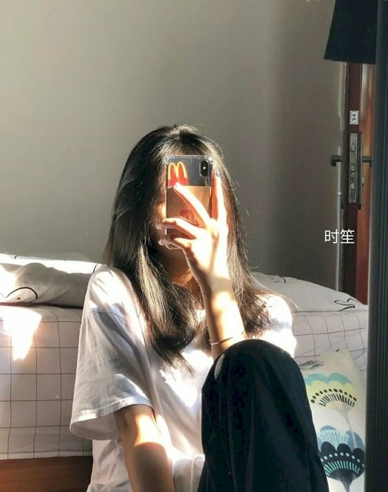 Ảnh girl 2K4 che mặt ngầu