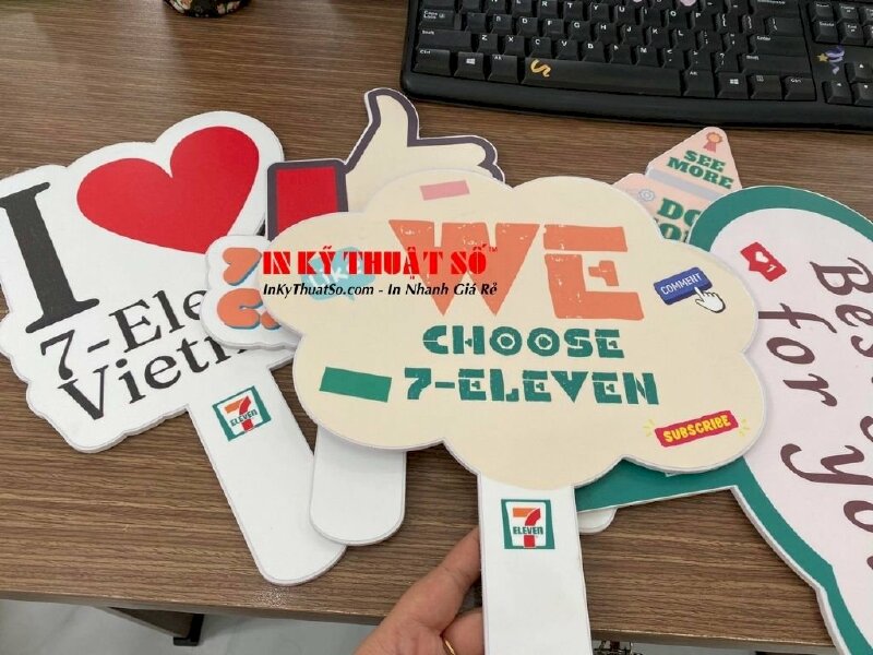 In hashtag cầm tay check in sự kiện cửa hàng 7-Eleven - Ảnh: 6