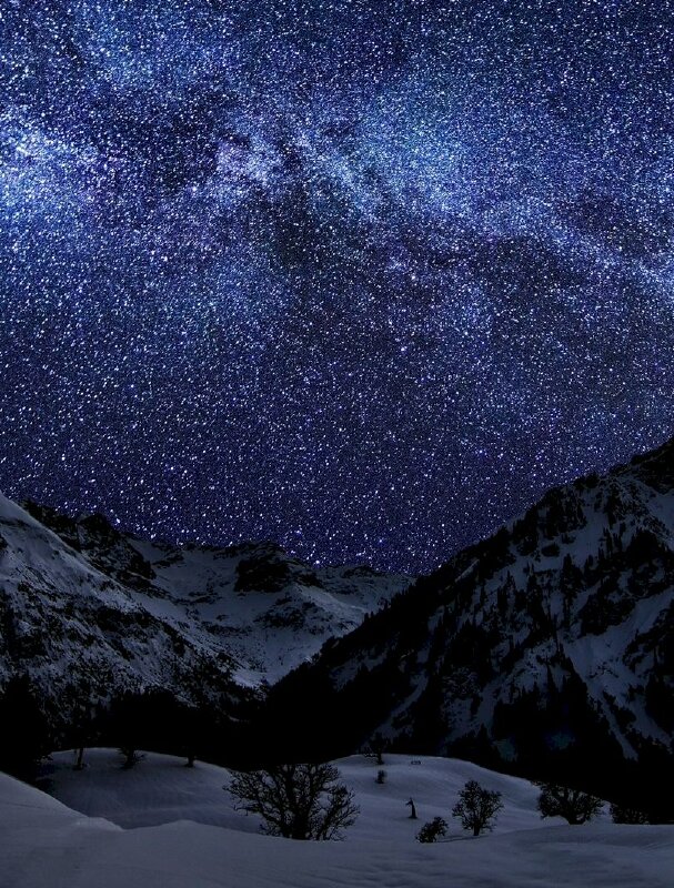 Hình nền bầu trời đêm mua Đông tuyết trắng xóa cho điện thoại