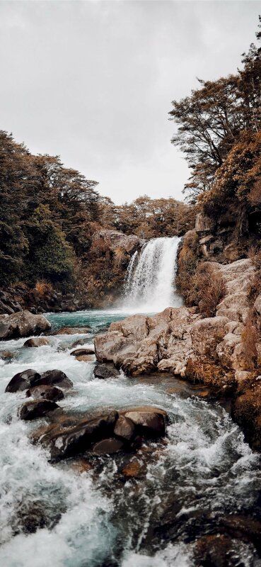 Hình nền thác nước đẹp nhất thế giới dành cho bạn yêu thiên nhiên