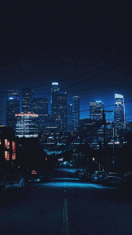 Hình nền thành phố về đêm sẽ mang lại cho bạn những cảm xúc tuyệt vời về vẻ đẹp những tòa nhà rực sáng và con đường lung linh ánh đèn. Hãy chiêm ngưỡng và tận hưởng cảm giác thoải mái, thư giãn khi ngắm nhìn những bức ảnh này.