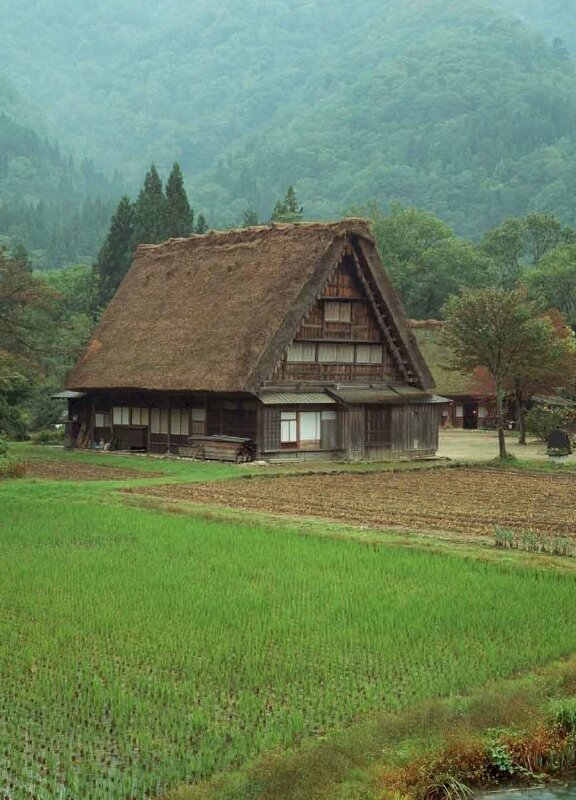 Hình nền điện thoại nhà làng quê dưới chân đồi thơ mộng, yên bình