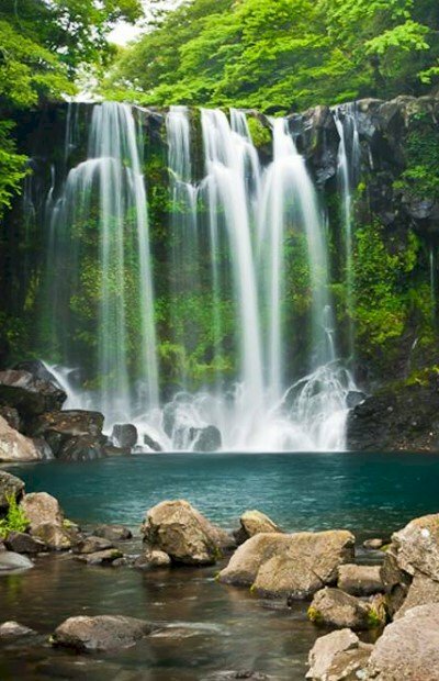 Wallpaper điện thoại hình ảnh thác nước Cheonjiyeon Jeju tuyệt đẹp