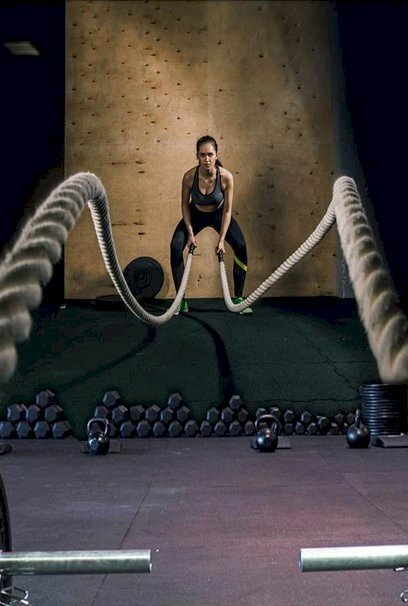 Ảnh nền điện thoại nữ tập gym khoẻ mạnh