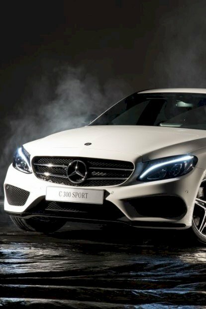 Chiếc xe Mercedes luôn là niềm mơ ước của nhiều người. Hãy xem ngay hình ảnh để chiêm ngưỡng những chiếc xe đẳng cấp nhất của thương hiệu danh tiếng này.