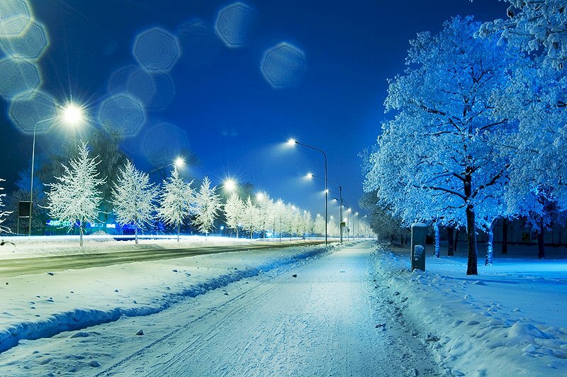 Phong cảnh con đường phủ đầy tuyết trắng thật đẹp