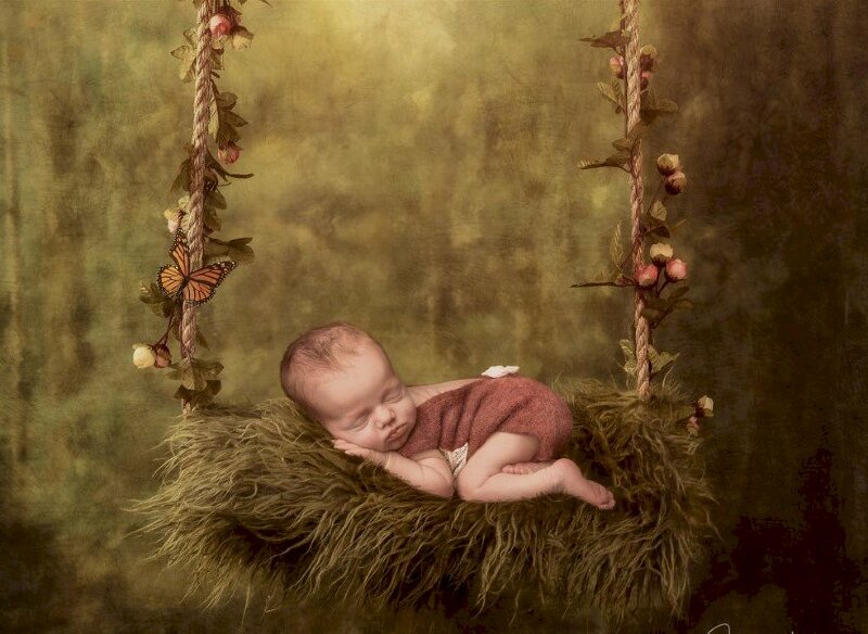 Tranh dán tường 3D hình em bé sơ sinh đang ngủ thật đáng yêu