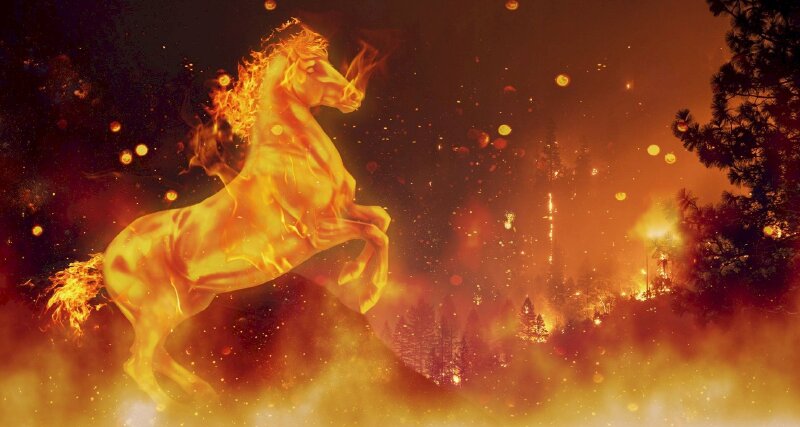 Tranh phong cảnh chú ngựa lửa mạnh mẽ