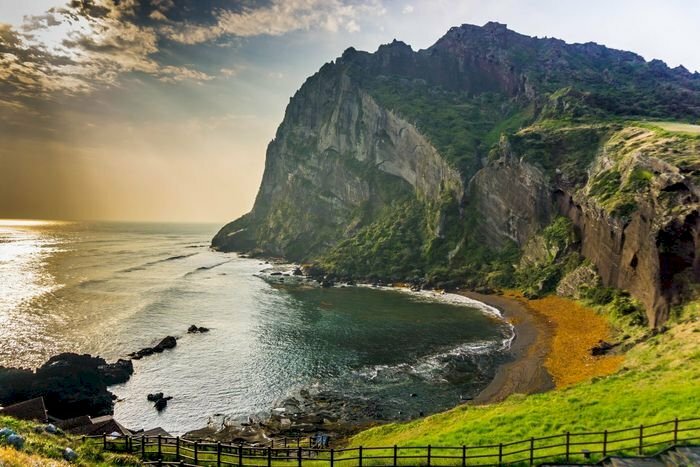 Bức tranh phong cảnh hoàn mỹ đảo Jeju Hàn Quốc làm tranh treo tường đẹp