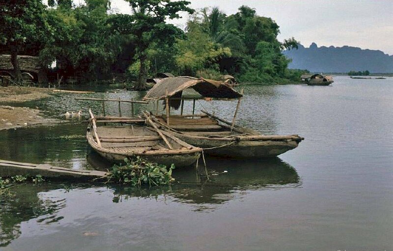 Tranh phong cảnh bến thuyền du lịch Tam Cốc xưa