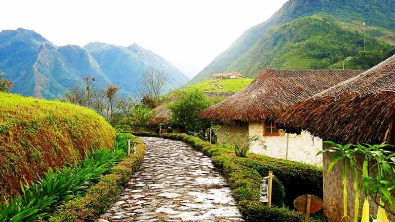 Tranh phong cảnh Sapa mùa hè trong một con đường làng đi vào thôn thanh bình